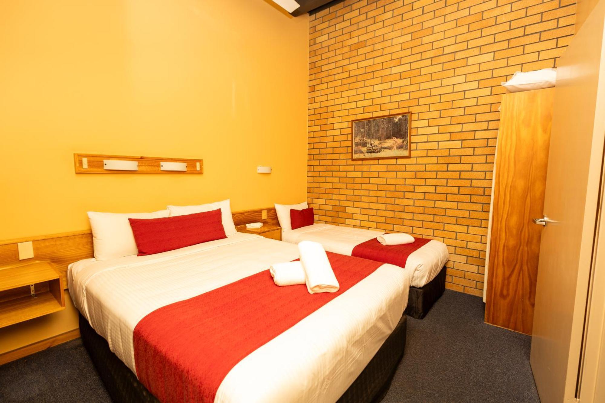 All Travellers Motor Inn 쿠나바라브란 외부 사진